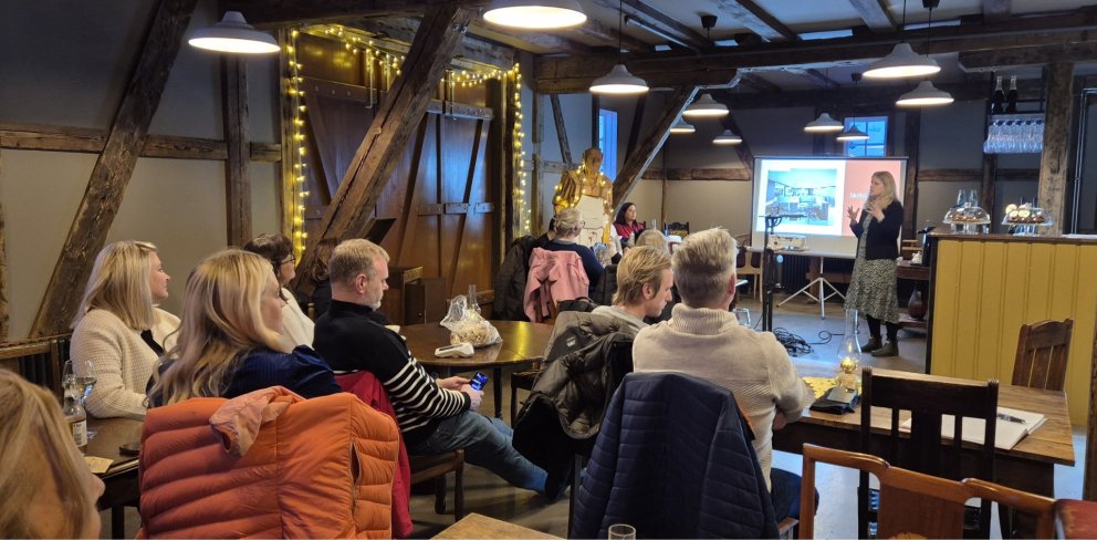 Hvaða tækifæri og áskoranir fylgja óstaðbundnum störfum?