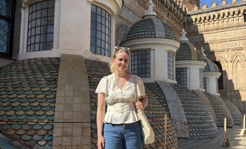 Sæunn Gísladóttir, sérfræðingur hjá RHA, stödd á þaki dómkirkjunnar í Palermo.