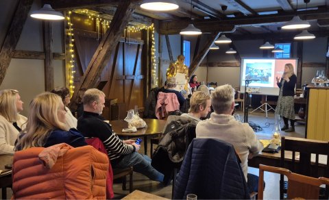 Hvaða tækifæri og áskoranir fylgja óstaðbundnum störfum?